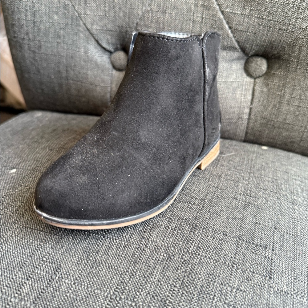 Cat & Jack Black Suede Ankle Boots